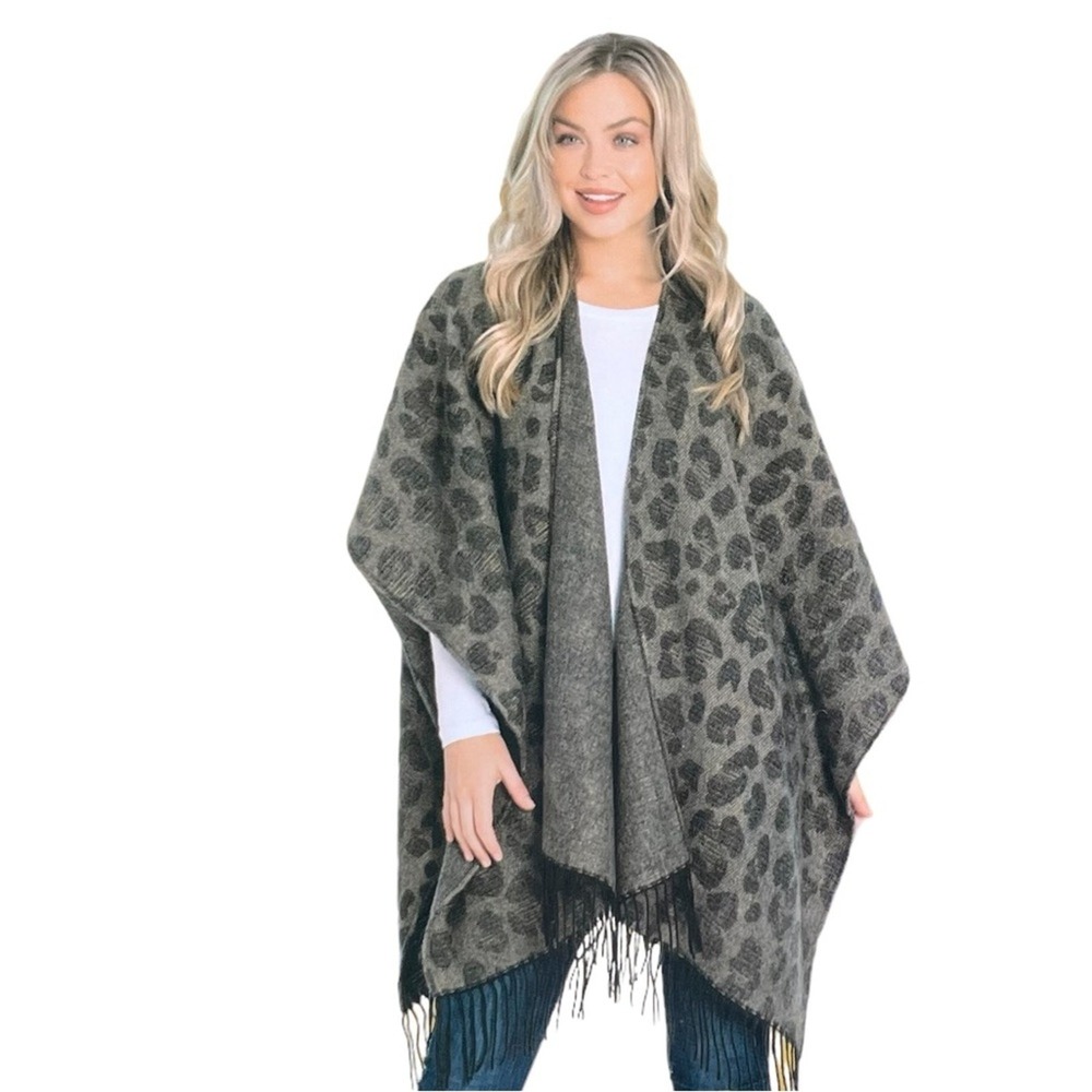 Woolrich Women's Cozy Blanket Wrap Leopard Print Fringe Shawl Poncho‎ OSFA